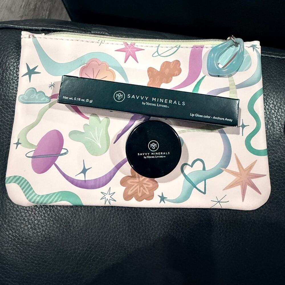 Savvy Minerals by Young Living Lip Gloss Anchors Away Eyeshadow Crushin Bag NEW